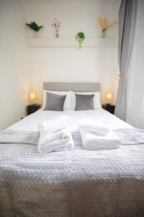 4 quartos, ferros/tábuas de passar roupa, Wi-Fi, roupa de cama