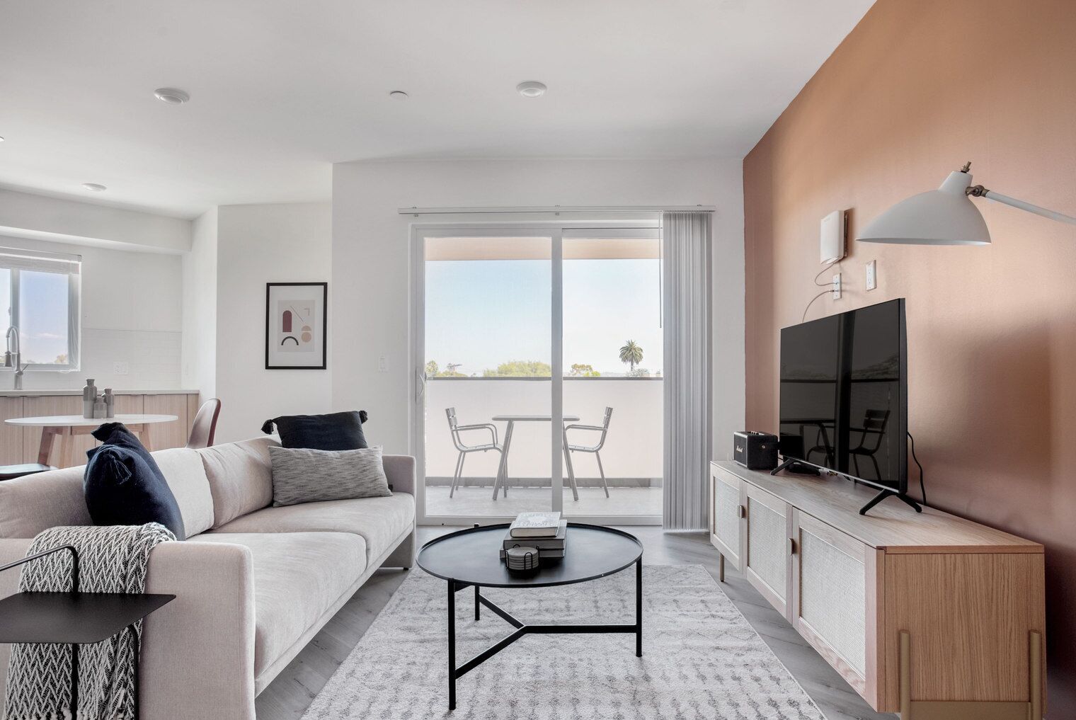 Amazing West LA 1BR w/ Gym & Rooftop, 15 min to Beach, by Blueground