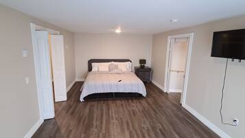 4 soverom, strykejern/-brett, wi-fi (inkludert) og sengetøy