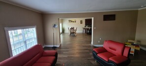 Smart TV - Coastal Charm by the Bay: 4 Bedroom Apartment next to Yarmouth CAT Ferry (Yarmouth)