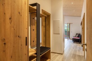 Interior - Apartment 'Rehwiese' with Mountain View, Balcony and Wi-Fi (Obernberg am Brenner)