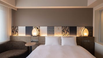 Down comforters, in-room safe, blackout drapes, free WiFi