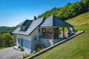 Exterior - Vineyard Cottage Deer's Hill, Šmarješke Toplice, Slovenia (Šmarješke Toplice)