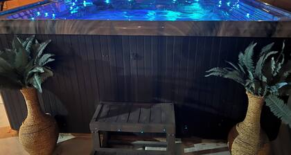 Major Vacations!! Jacuzzi!!pool table !! 3bd