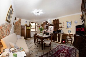 Télévision, chaîne hi-fi