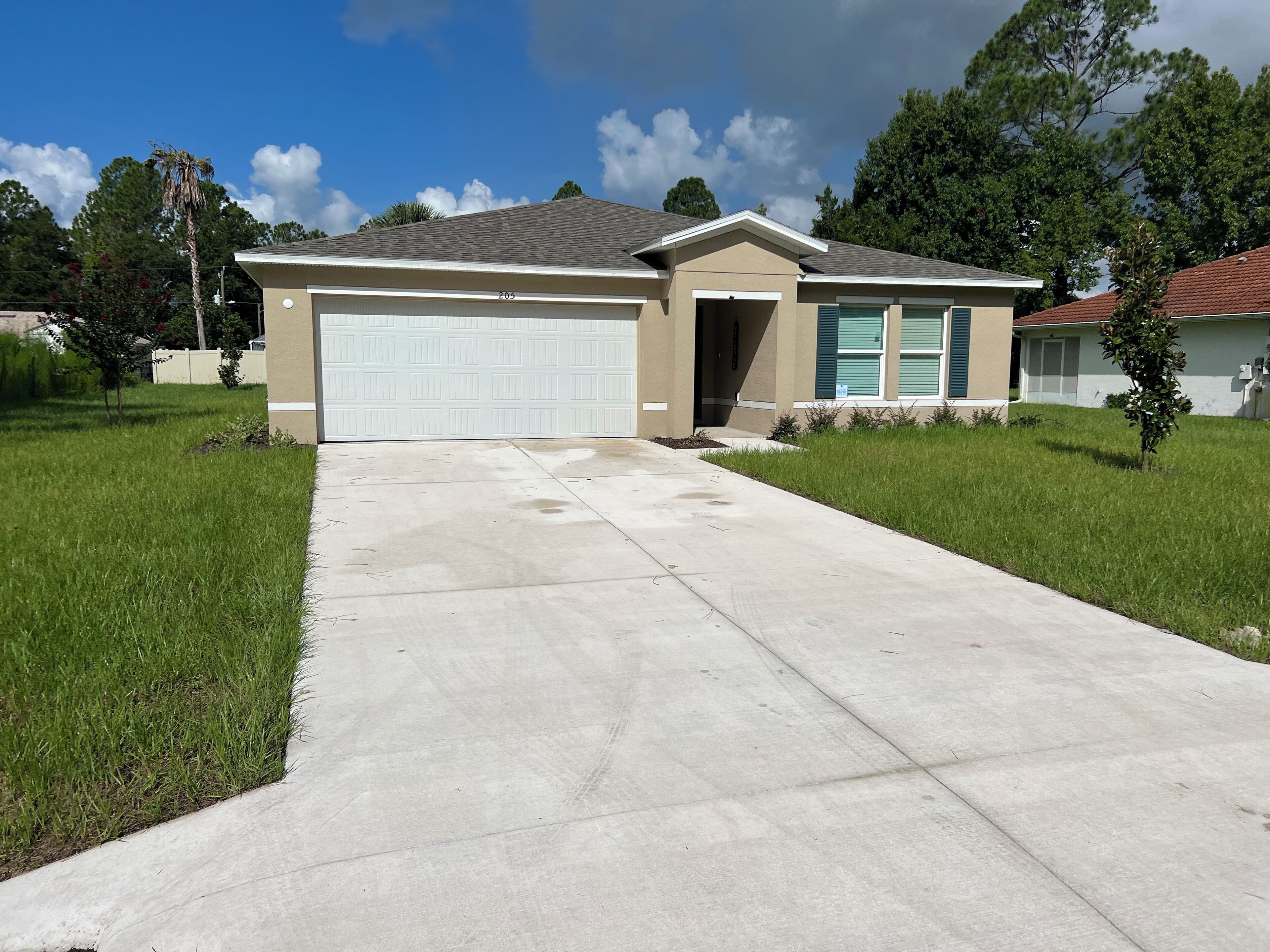 Beautiful 4 bedrooms coastal gateway pet friendly close to daytona beach