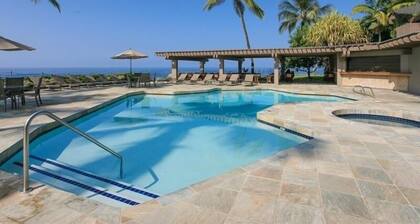 Kanaloa at Kona, Bay Views over the ocean.