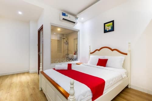 Habitación doble estándar | Ropa de cama hipoalergénica y escritorio