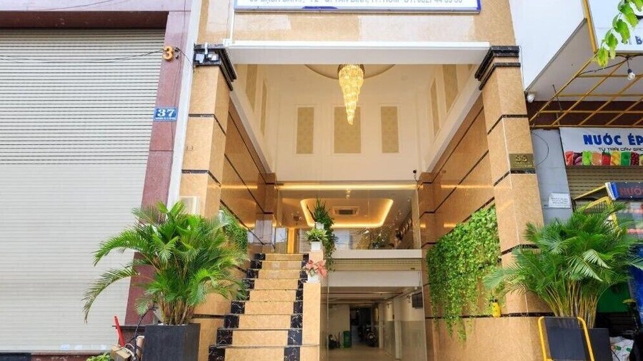 Spring Airport Hotel