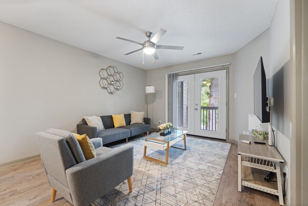 Serene 2BD 2BA | 5 min UNC | On-Site Gym