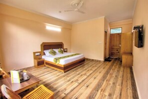 Kamar Double Deluks, pemandangan gunung | Wi-Fi gratis dan seprai linen