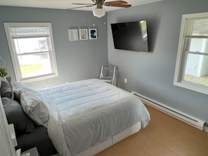 1 bedroom, desk, iron/ironing board, travel cot - Thames River Cottage · Near Casinos - USCGA (Montville)