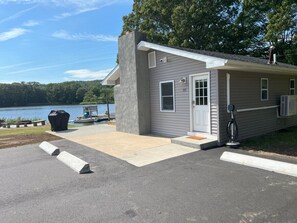 Exterior - Thames River Cottage · Near Casinos - USCGA (Montville)
