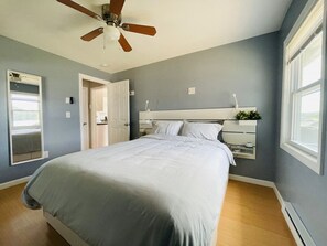 1 bedroom, desk, iron/ironing board, travel cot - Thames River Cottage · Near Casinos - USCGA (Montville)