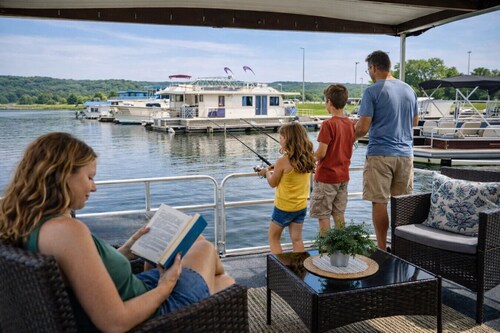 Vintage "Minnow for 2" Houseboat