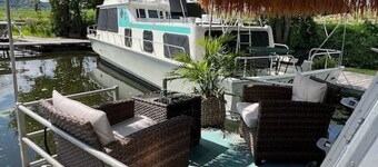 Vintage "Minnow for 2" Houseboat