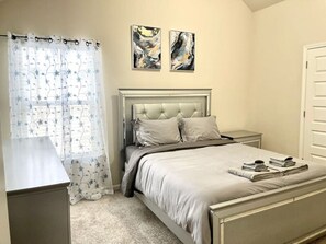 4 bedrooms, iron/ironing board, WiFi, bed sheets