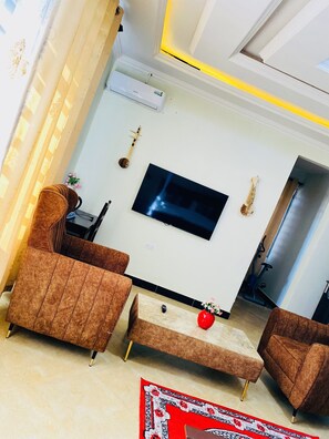 Double or Twin Room | In-room safe, desk, laptop workspace, iron/ironing board - MLIMWA HILL PALACE (Dodoma)