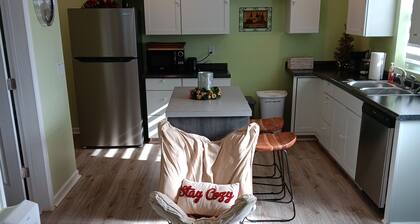 Residential area .5 to 1 mile walk to the Downtown area.