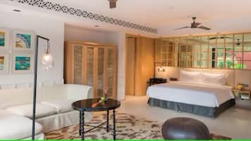 7 bedrooms, iron/ironing board, WiFi, bed sheets