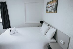 Classic-Dreibettzimmer | Bügeleisen/Bügelbrett, kostenloses WLAN, Bettwäsche