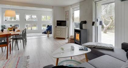 "Hendrina" - 500m from the sea by Interhome