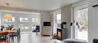 "Hendrina" - 500m from the sea by Interhome