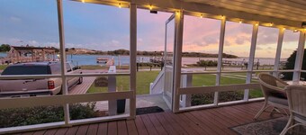 Waterfront Home with a private dock, hottub, and 3 miles to the beach