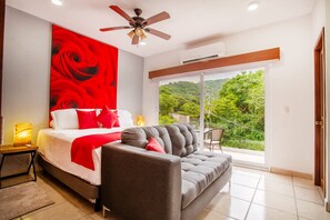 5 chambres, fer et planche à repasser, Wi-Fi, draps fournis