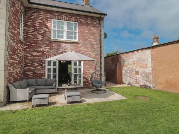 Property grounds - Cherry Tree House (Highbridge)