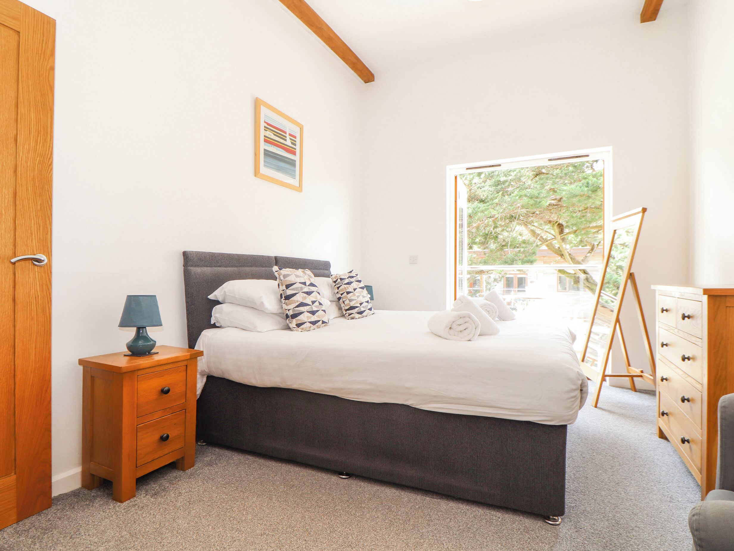 3 bedrooms, individually decorated, individually furnished, free WiFi