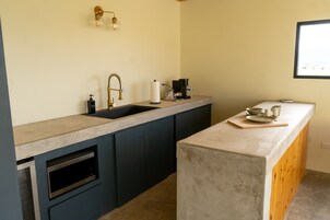 Habitación Premium | Cocina privada | Lavavajillas, cafetera o tetera y utensilios de cocina