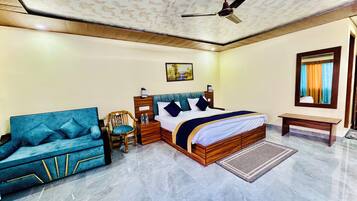 Exclusive Double Room | 1 bedroom, free WiFi, bed sheets