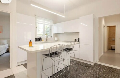  3 bedroom Luxury apartment  in the heart of Athens.