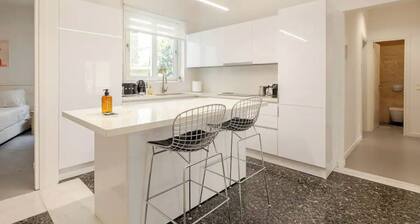 3 bedroom Luxury apartment in the heart of Athens.