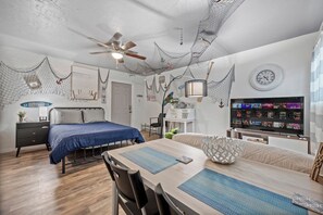 1 makuuhuone, silitysrauta/-lauta, Wi-Fi, vuodevaatteet