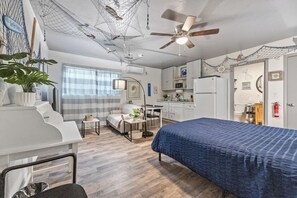 1 bedroom, iron/ironing board, WiFi, bed sheets - Private Studio in Citrus Heights w/parking (Citrus Heights)