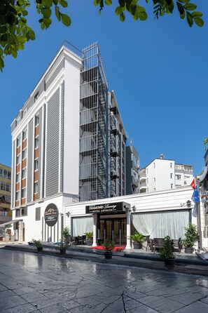 Front of property - Diamond luxury Hotel (Antalya)