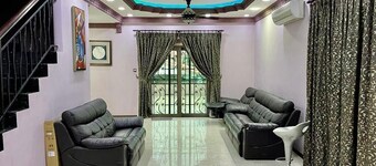 Huge Homestay in Town! Can fit 15-20 pax