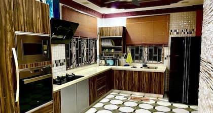 Huge Homestay in Town! Can fit 15-20 pax