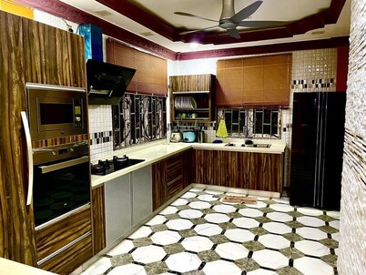 Huge Homestay in Town! Can fit 15-20 pax