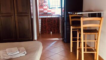 1 bedroom, WiFi, bed sheets