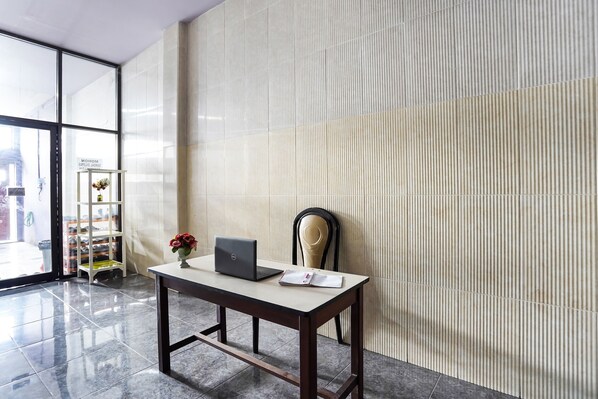 Reception - OYO Life 91856 Griya Gedangan Syariah (Sidoarjo)