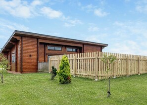 Exterior - 2 bedroom accommodation in Withernsea (Withernsea)