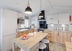Fridge, oven, stovetop, toaster