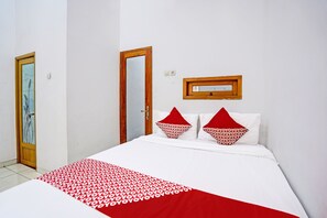 Chambre Double Standard | Espace de travail pour ordinateur portable, Wi-Fi gratuit, draps fournis