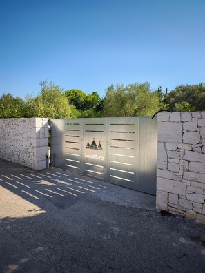 Property grounds - LocoMura Cummersa and trullo Locorotondo-Alberobello (Locorotondo)