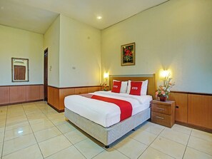 Family Suite | Desk, laptop workspace, free WiFi, bed sheets - Hotel O Wisma Langen Werdhasih (Ungaran)