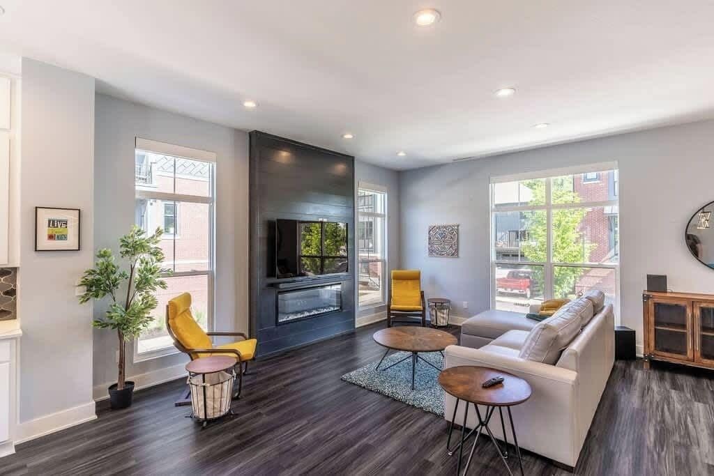 TV, fireplace, stereo, offices