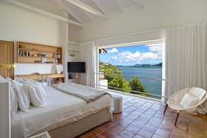 3 Schlafzimmer, Schreibtisch, Bügeleisen/Bügelbrett, Reisekinderbett